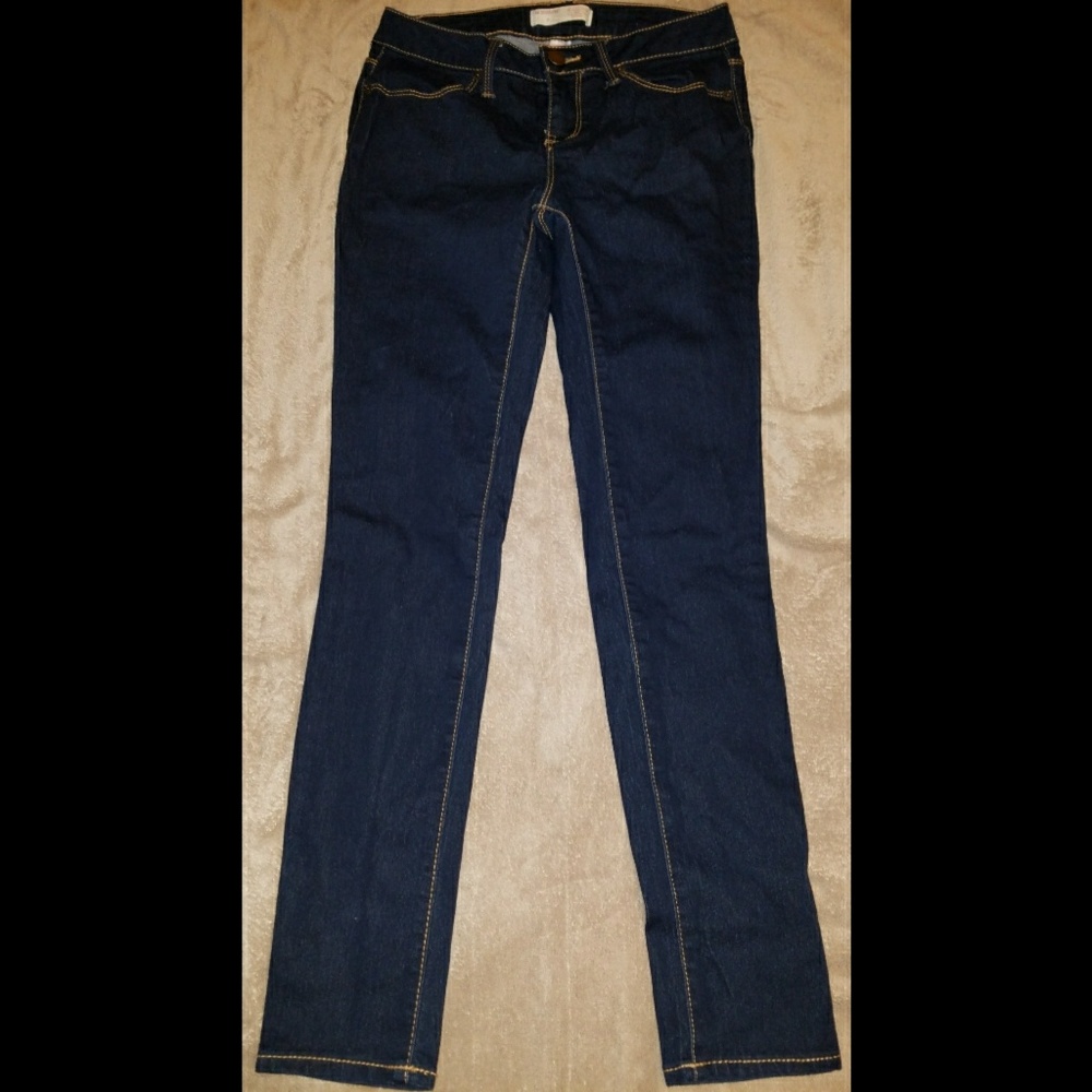 Dark wash skinny jeans